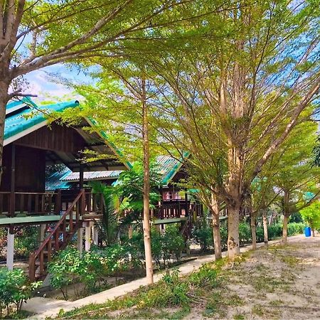Hotel Rasta House,,Koh Phayam Extérieur photo