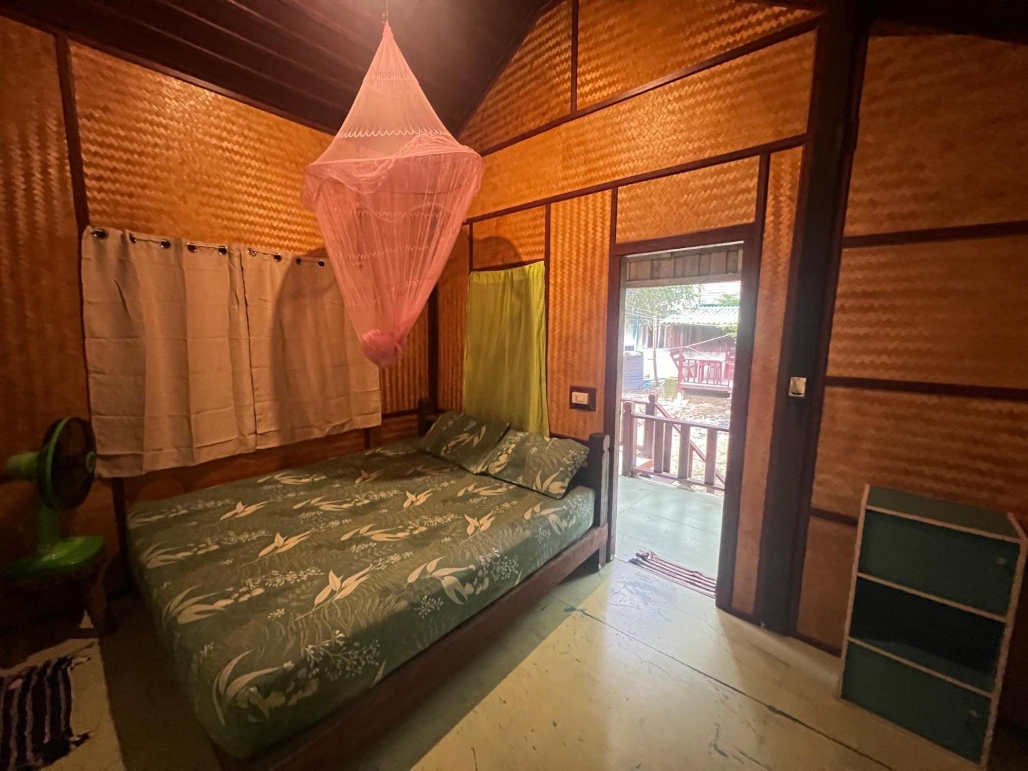 Hotel Rasta House,,Koh Phayam Extérieur photo
